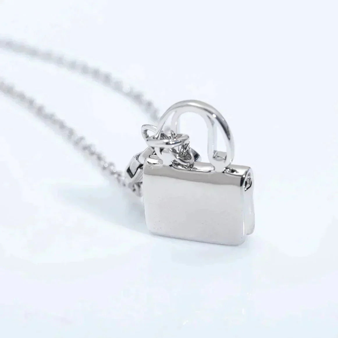 Mysitc AMULETTE PEDANT SILVER NECKLACE