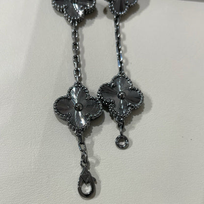 [Mystic]CLOVER 5 MOTIF BLACK BRACELET