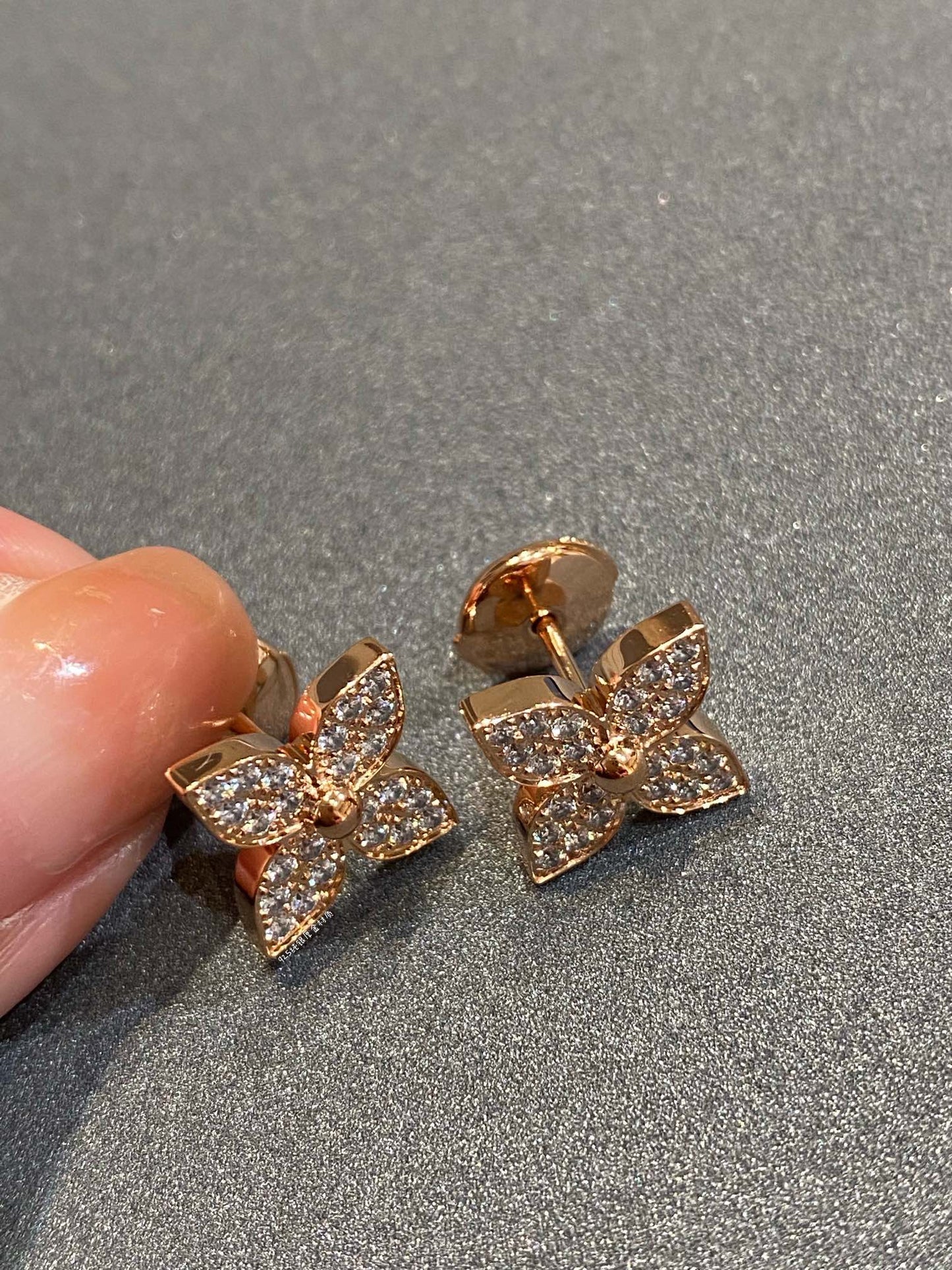 [Mystic]STAR DIAMOND EARRINGS