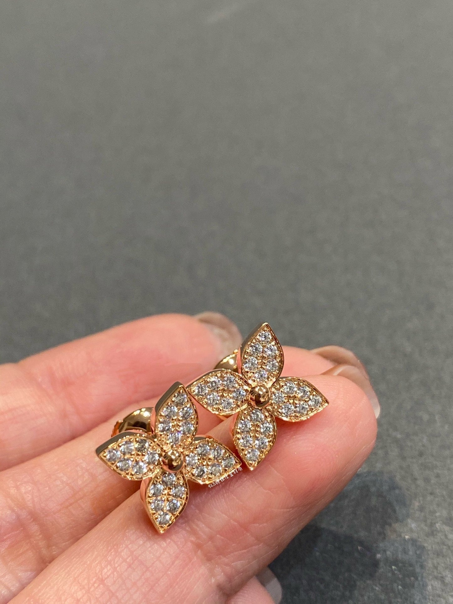 [Mystic]STAR DIAMOND EARRINGS
