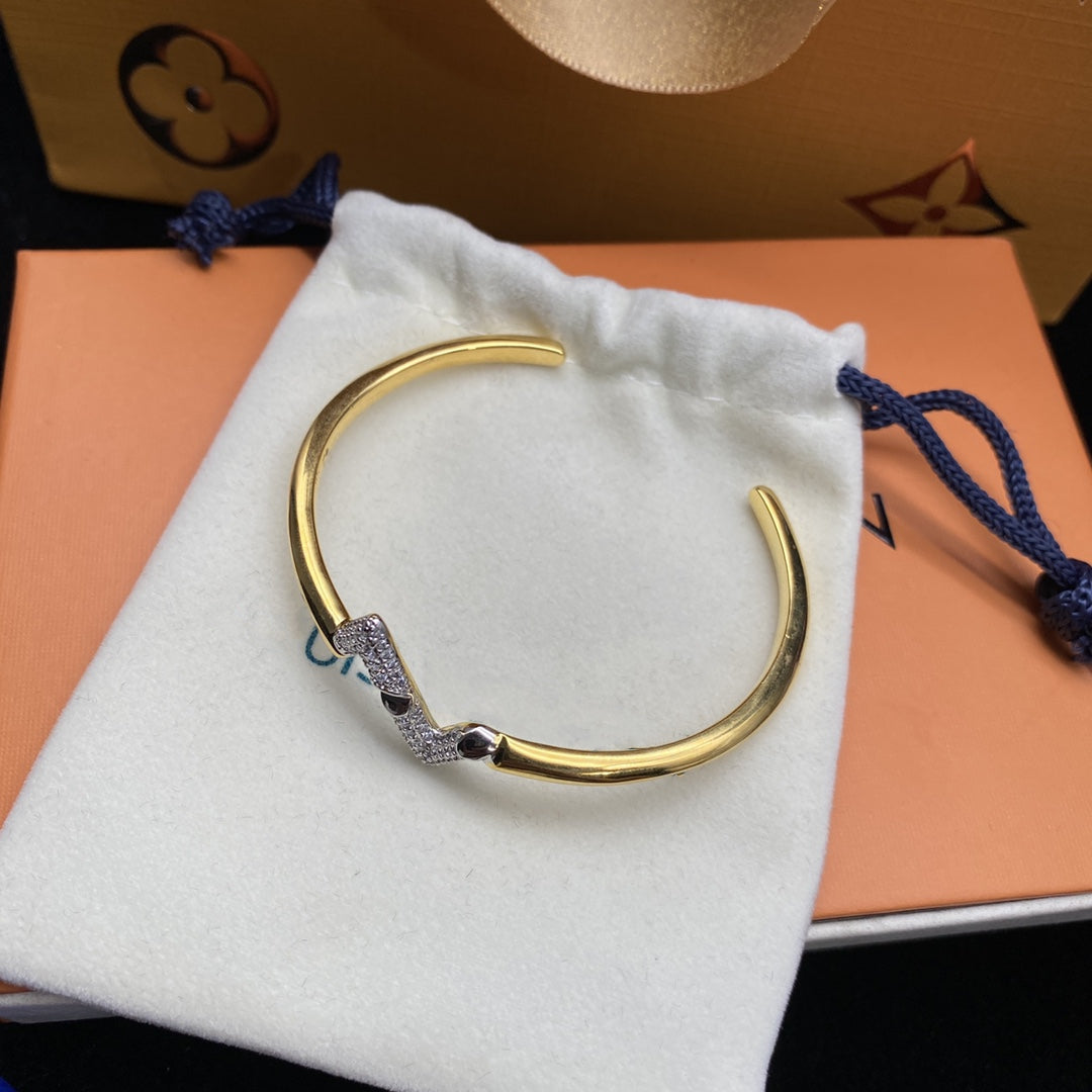 [Mystic]VOLTE UPSITE DOWN DIAMOND GOLD OPEN BRACELET