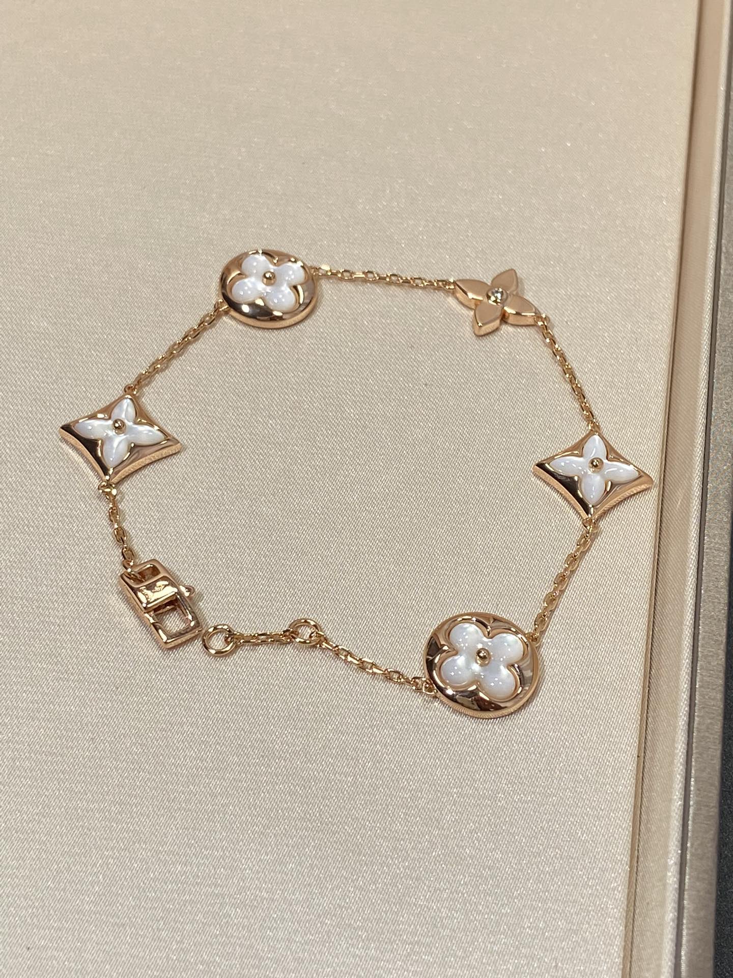 [Mystic]STAR AND SUN 5 MOTIF MOP PINK GOLD BRACELET