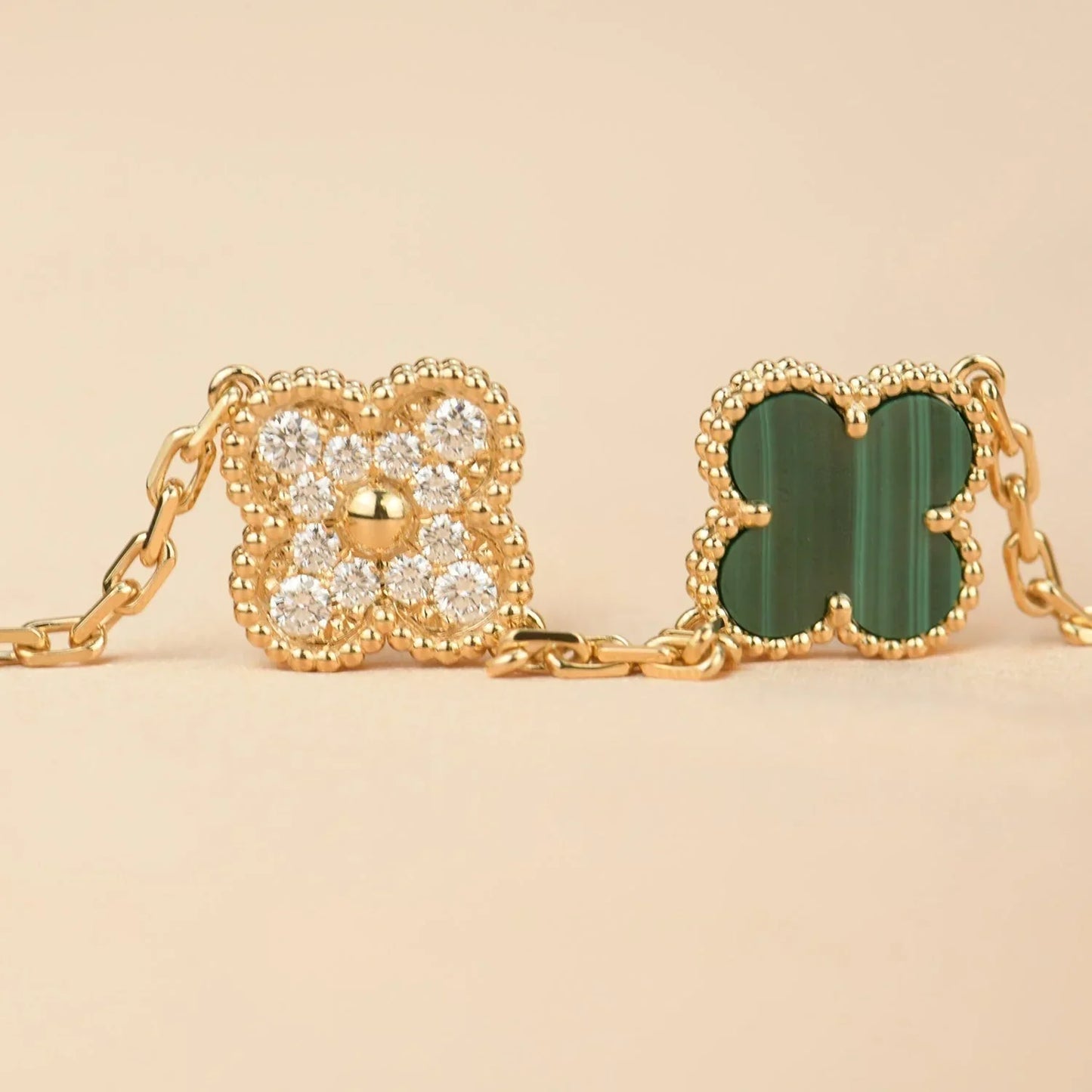 [Mystic] CLOVER 5 MOTIF MALACHITE BRACELET COLLECTION