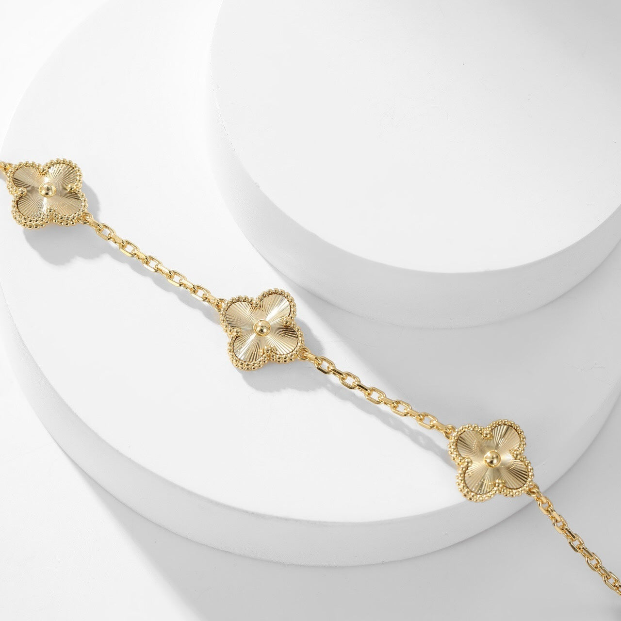 [Mystic]CLOVER 10 MOTIFS LASER NECKLACE