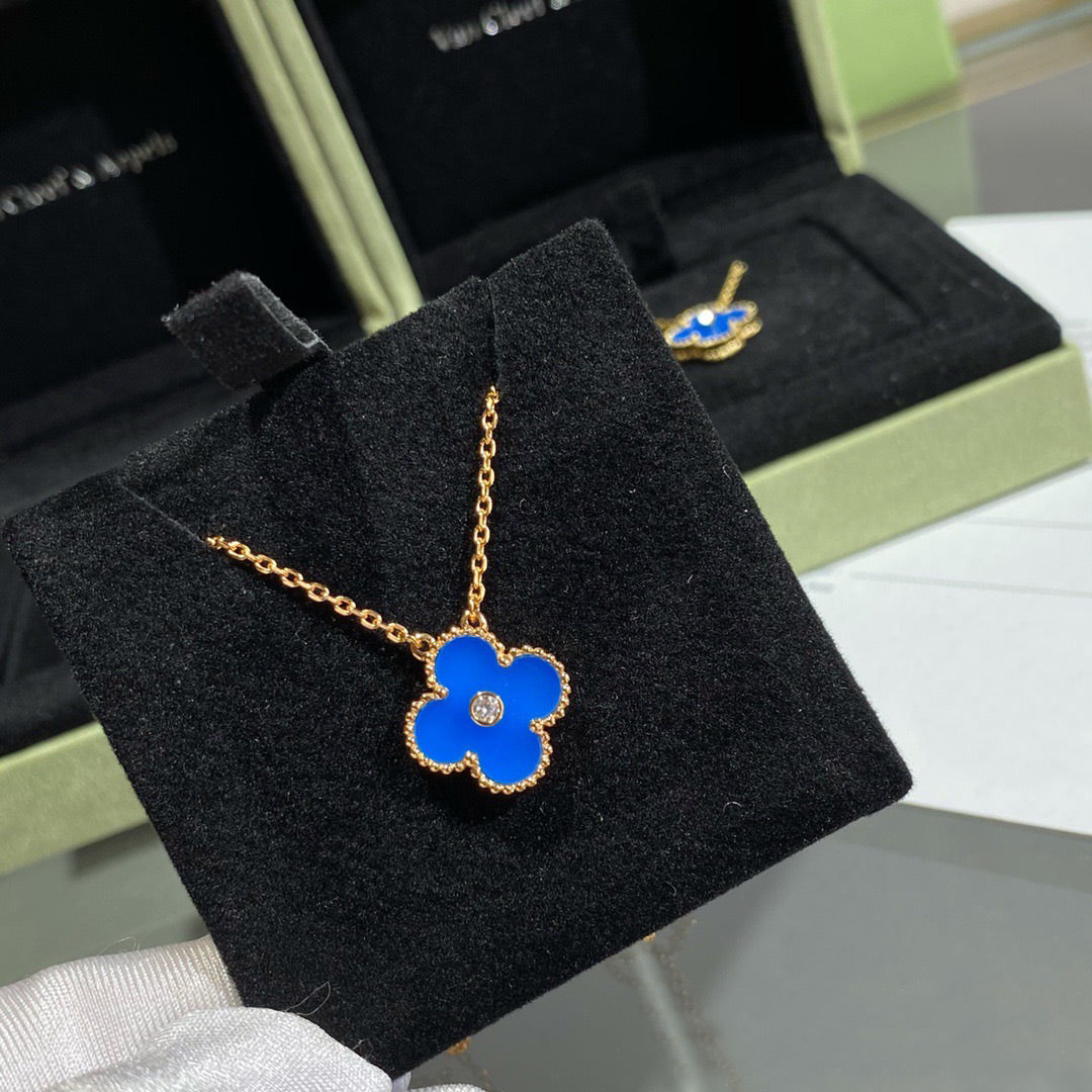 [Mystic]CLOVER 15MM DIAMOND AND BLUE AGATE NECKLACE