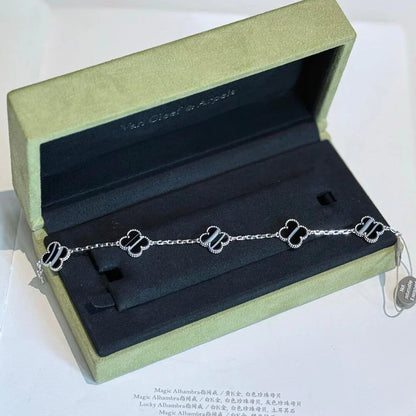 [Mystic] CLOVER 5 MOTIF PULSAR STONE BRACELET COLLECTION