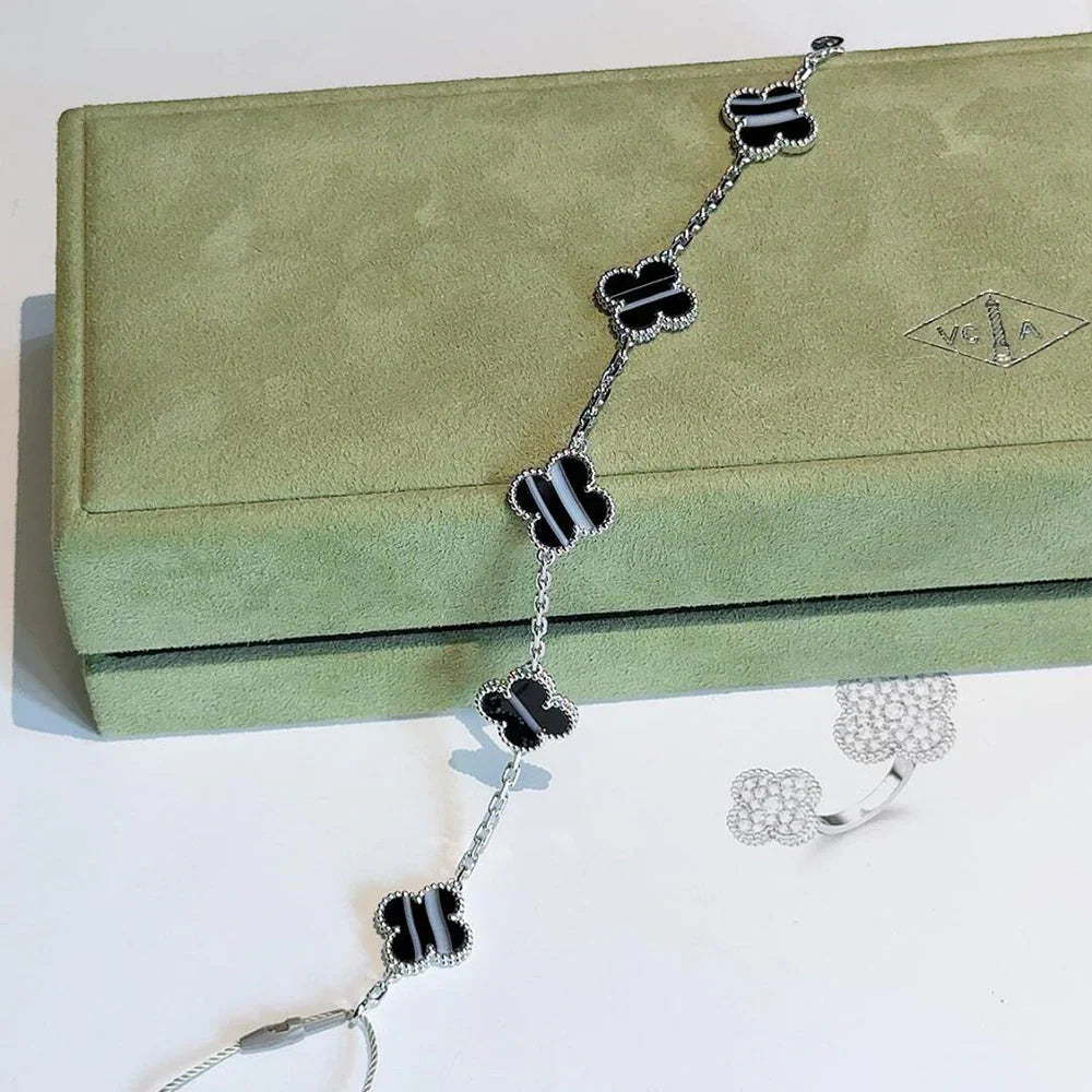 [Mystic] CLOVER 5 MOTIF PULSAR STONE BRACELET COLLECTION