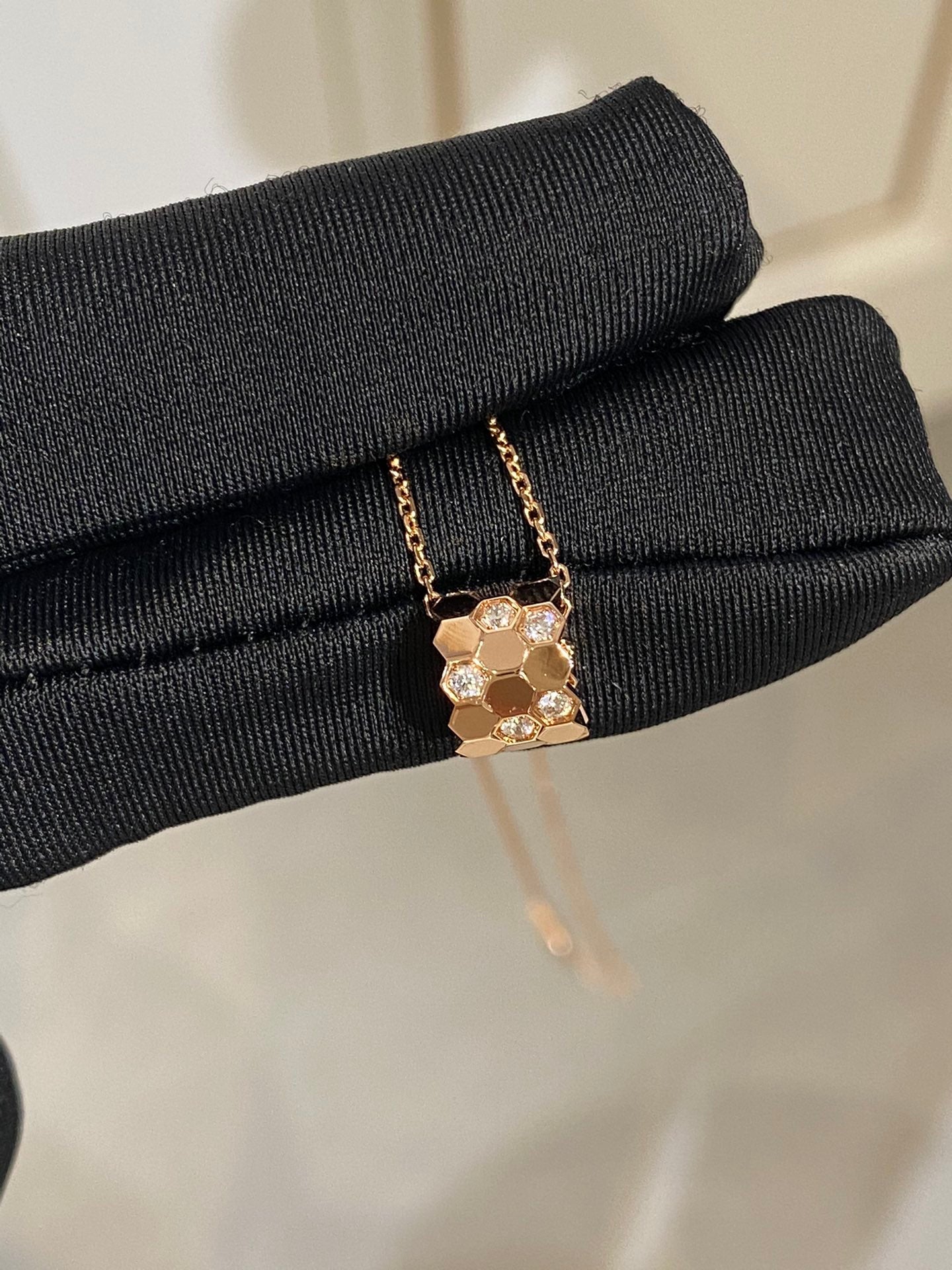 [Mystic]BEE LOVE DIAMOND NECKLACE