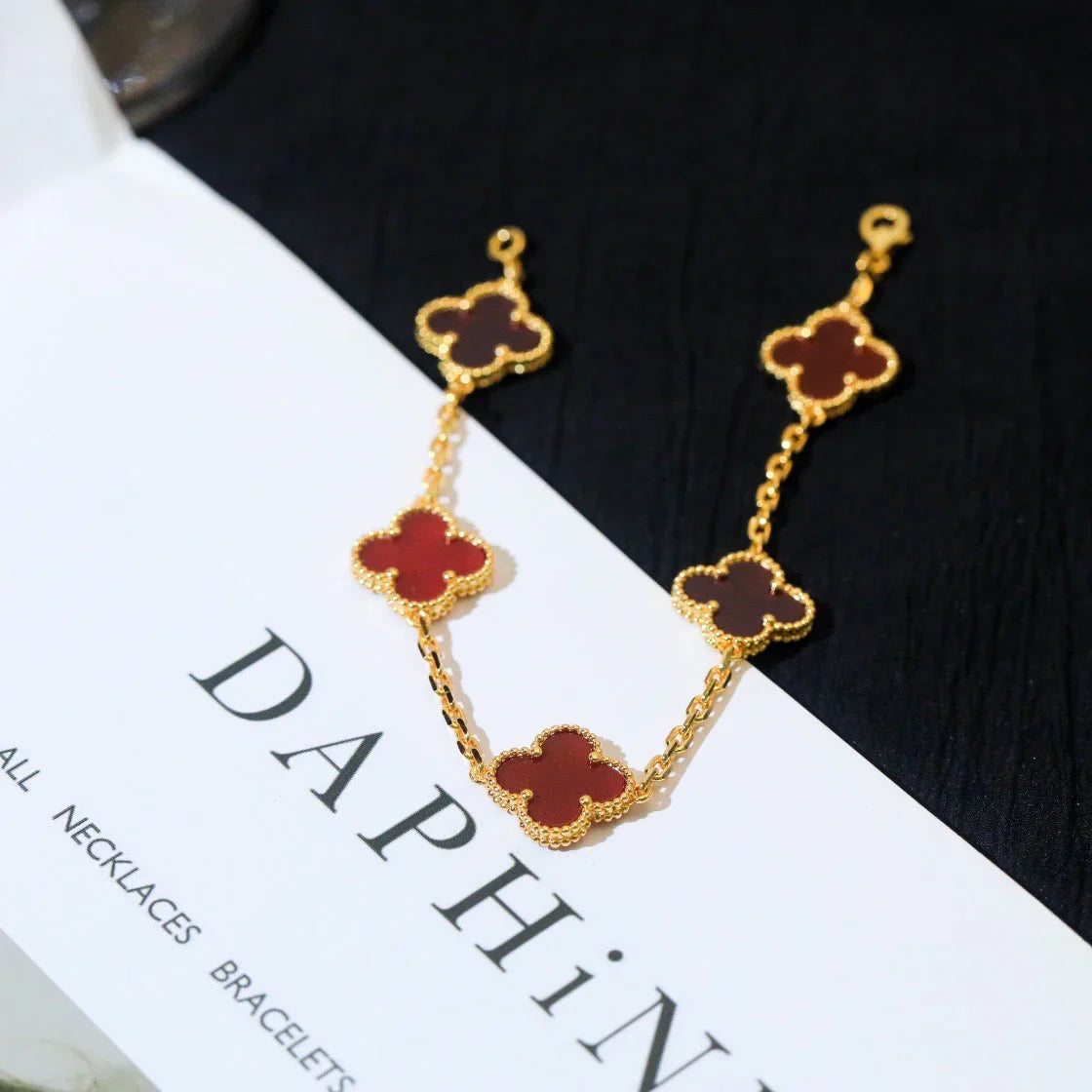 [Mystic] CLOVER 5 MOTIF RED CORNELIAN BRACELET COLLECTION
