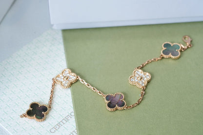 [Mystic] CLOVER 5 MOTIF GRAY MOP BRACELET COLLECTION