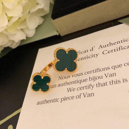 [Mystic]CLOVER BETWEEN THE FINGER RING